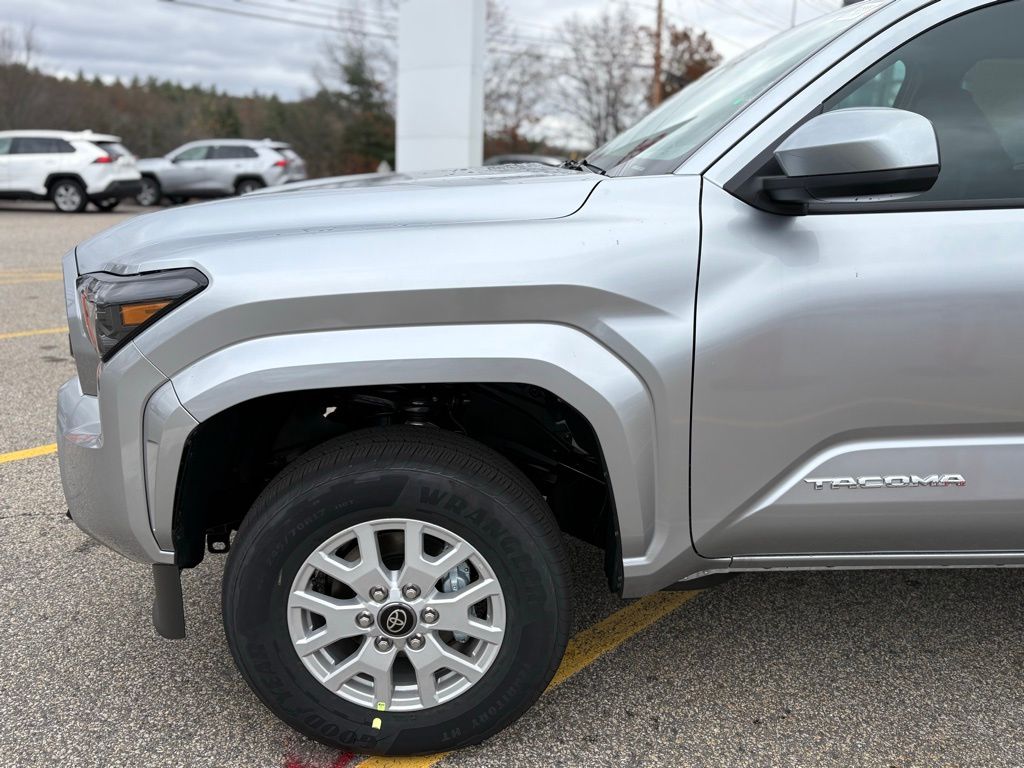 2025 Toyota Tacoma SR5 photo 2