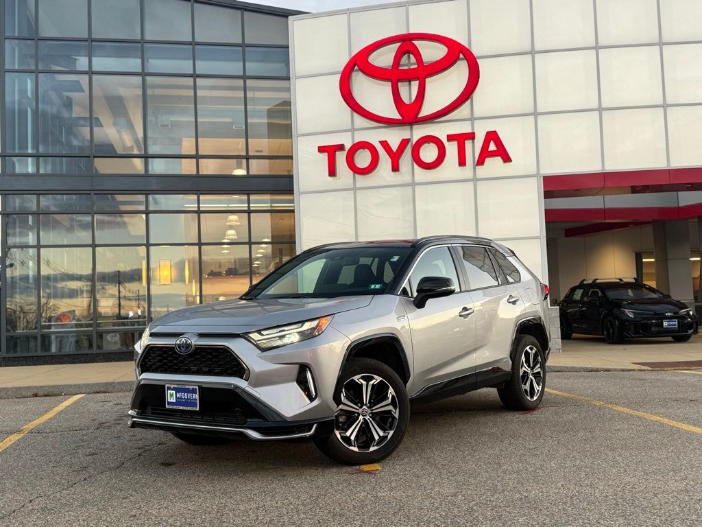 2024 Toyota RAV4 XSE's photo