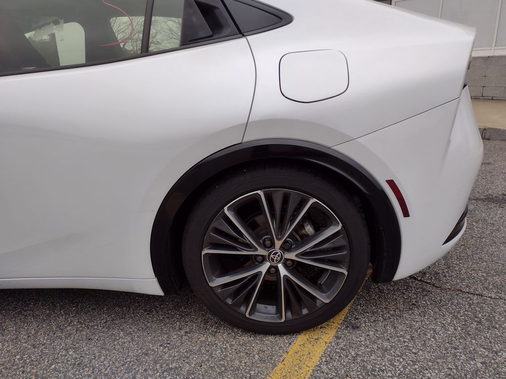 2023 Toyota Prius Limited photo 3