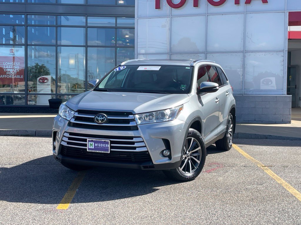 Used 2019 Toyota Highlander XLE V6 SUV