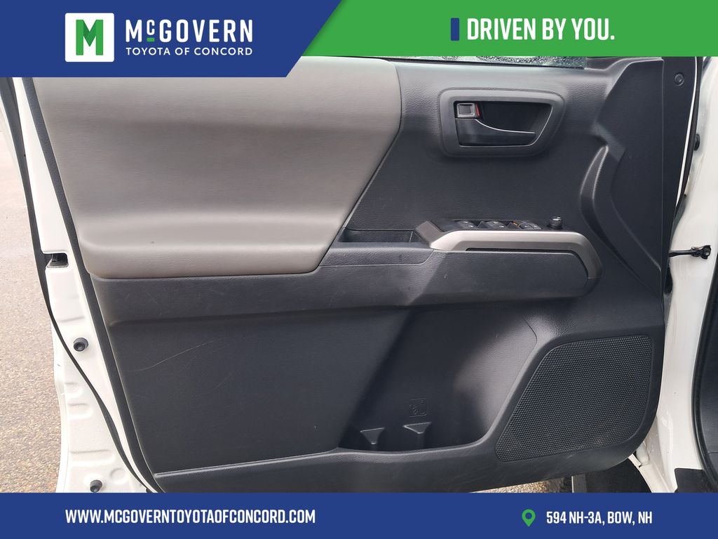 2022 Toyota Tacoma SR5 - Photo 12