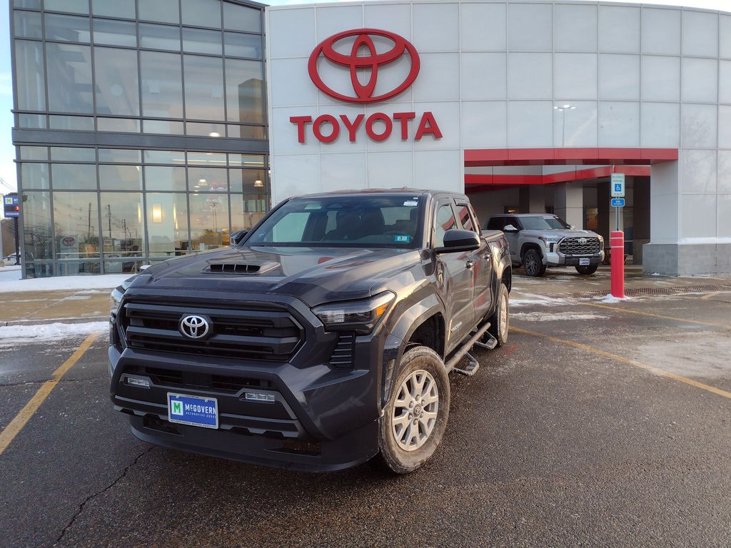 2025 Toyota Tacoma SR5's photo