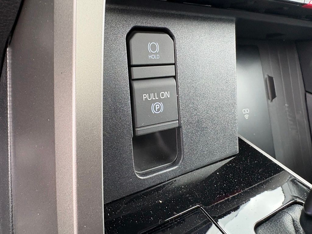 2026 Toyota Tundra Platinum - Photo 29