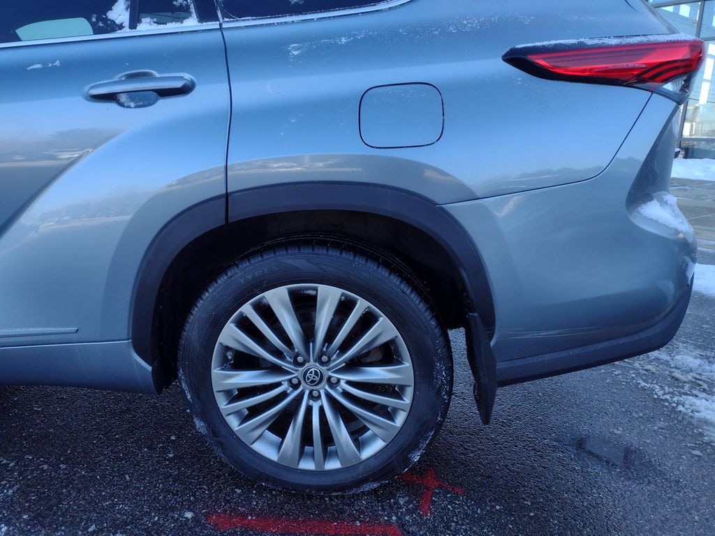Used 2021 Toyota Highlander Platinum SUV