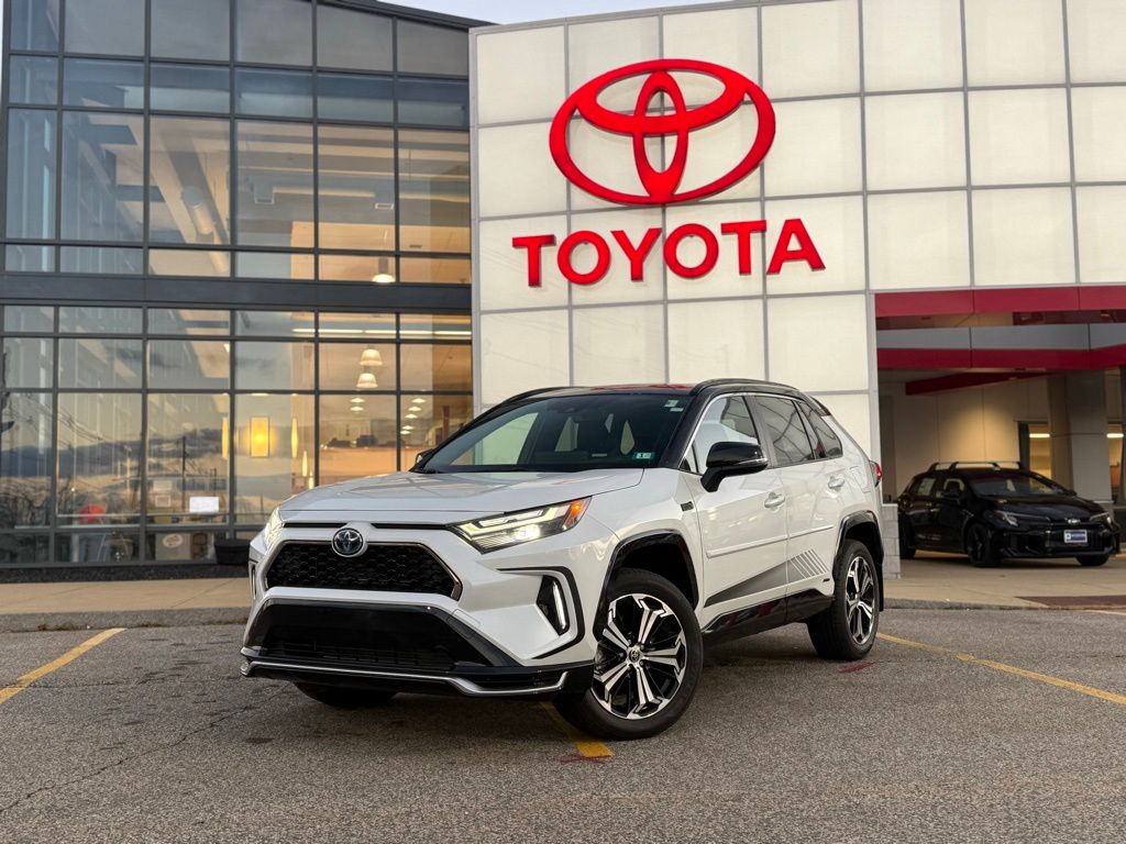 2023 Toyota RAV4 XSE's photo