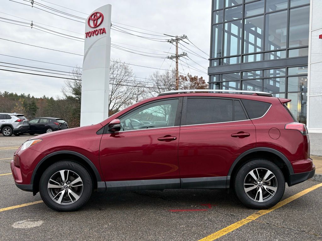 2018 Toyota RAV4 XLE photo 2