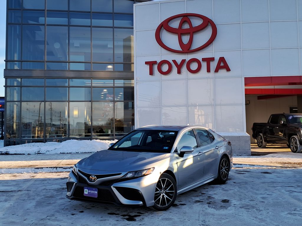 2022 Toyota Camry SE