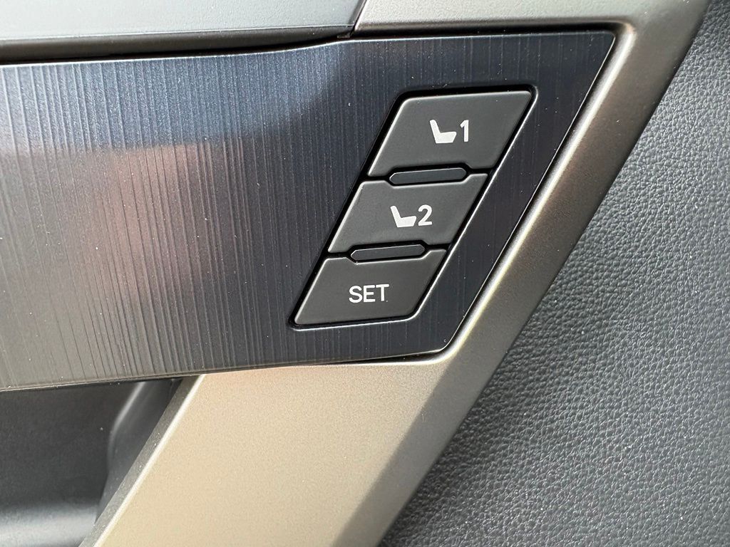 2026 Toyota Tundra Platinum - Photo 44