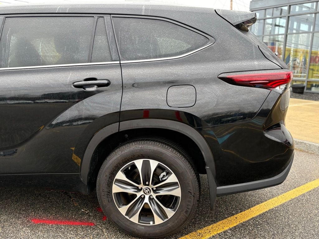 Used 2024 Toyota Highlander SUV