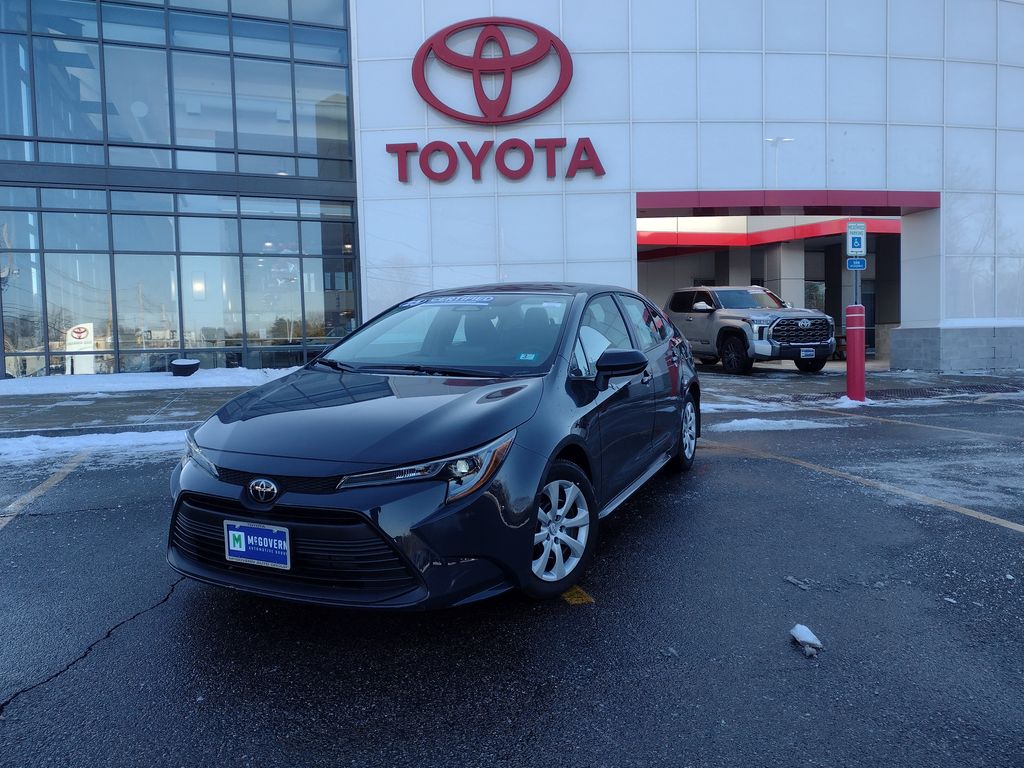 2025 Toyota Corolla LE's photo