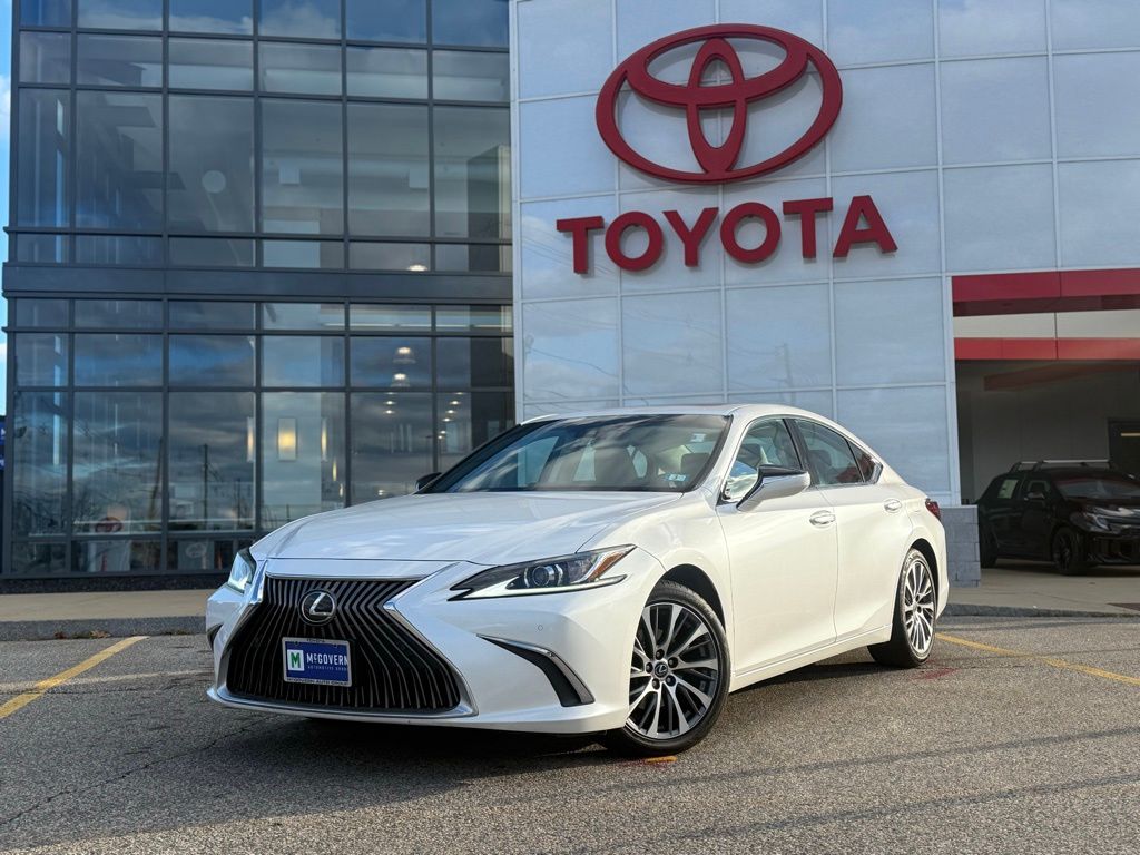 2019 Lexus ES 350's photo