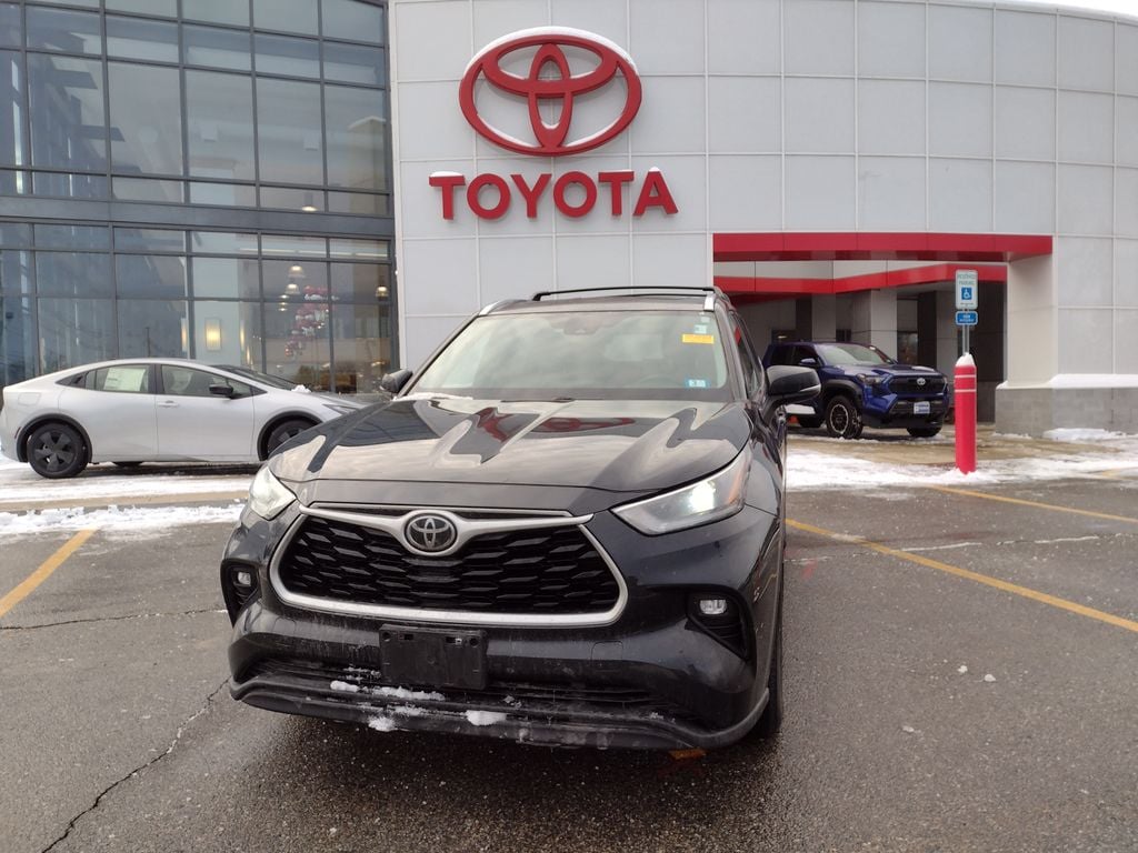 2021 Toyota Highlander XLE's photo