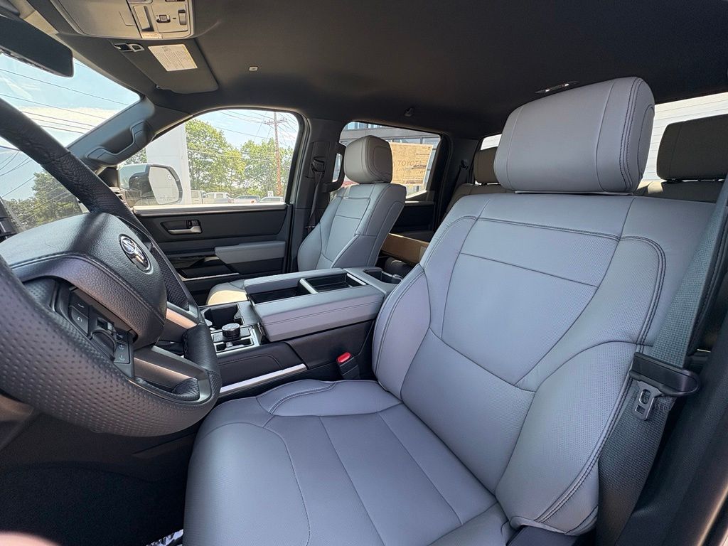 2026 Toyota Tundra Limited - Photo 11