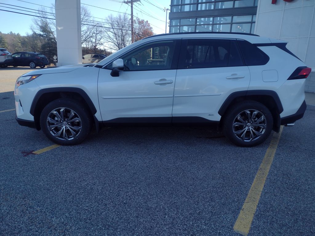 2025 Toyota RAV4 Hybrid XLE Premium photo 2