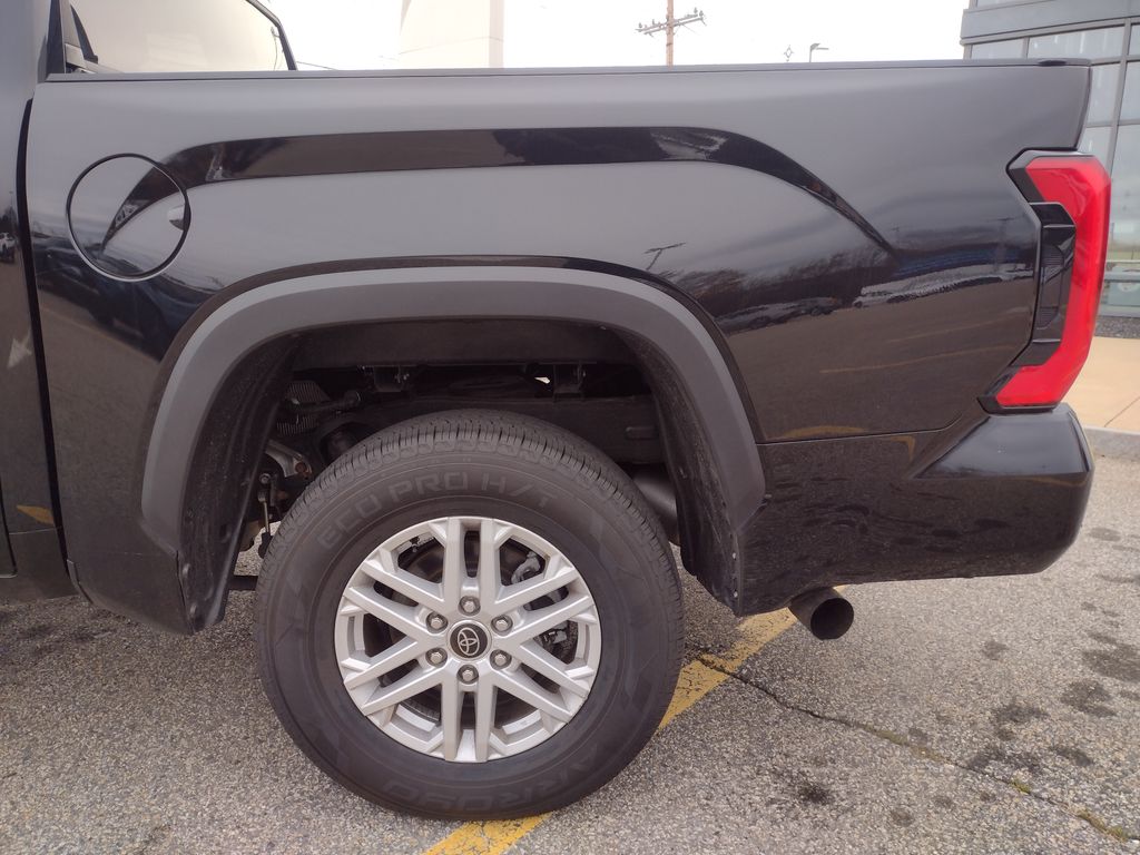 2022 Toyota Tundra SR5 photo 3