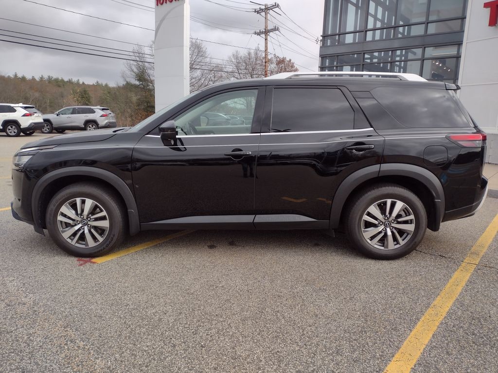 Used 2022 Nissan Pathfinder SL SUV