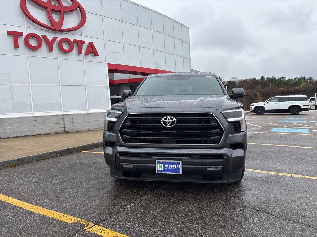 2025 Toyota Sequoia SR5 photo 2
