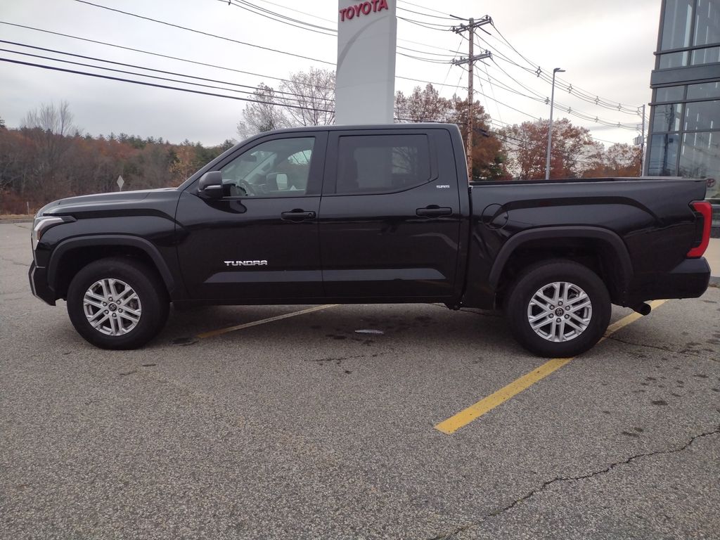 2022 Toyota Tundra SR5 photo 2