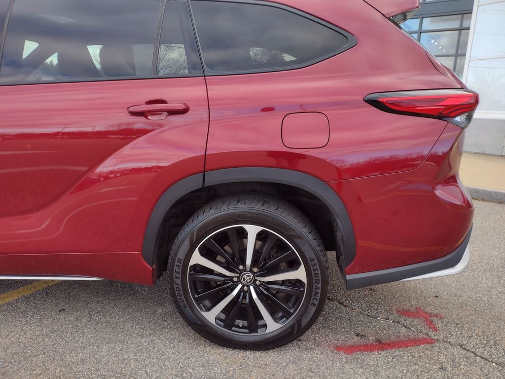 Used 2022 Toyota Highlander XSE SUV