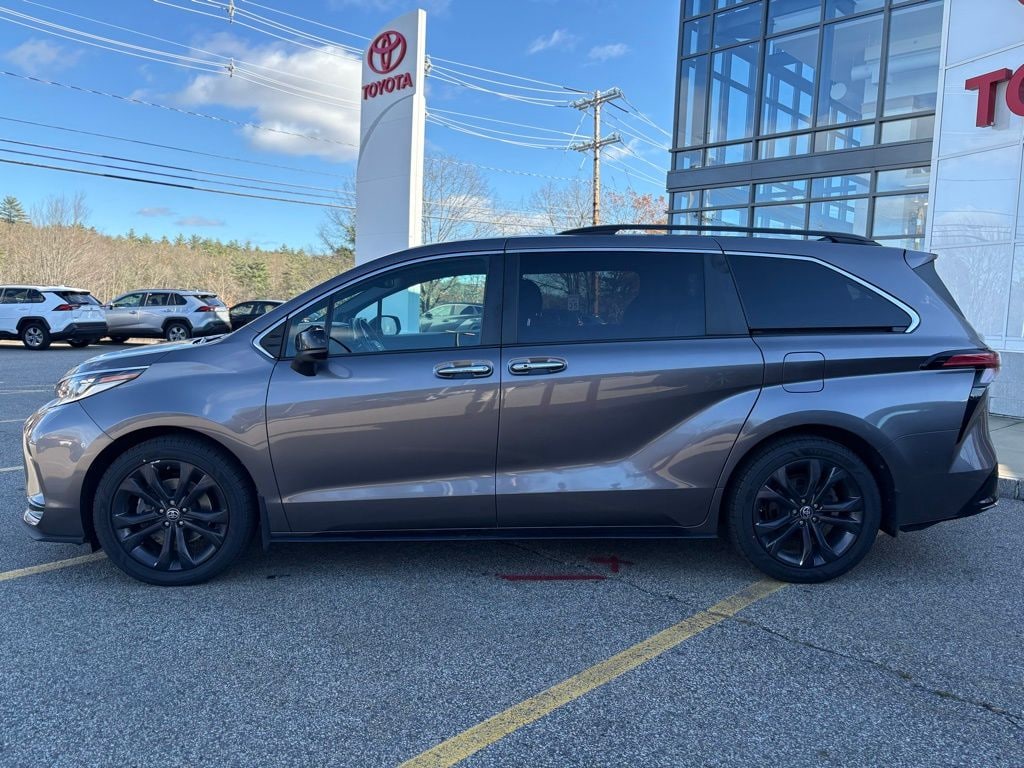 Used 2022 Toyota Sienna XSE 7 Passenger Van Passenger Van