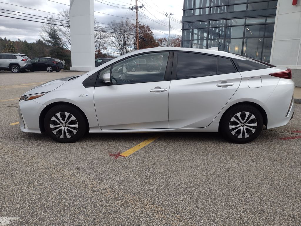 2021 Toyota Prius Prime photo 2