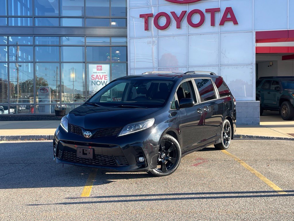 2020 Toyota Sienna SE