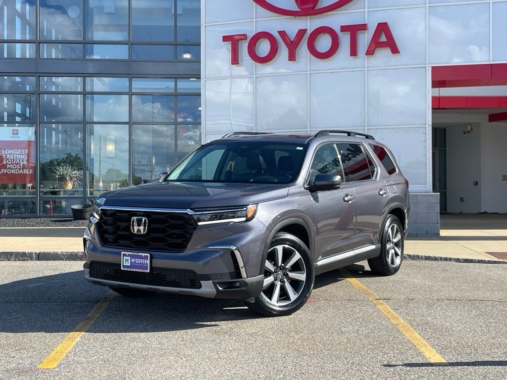 Used 2025 Honda Pilot Elite SUV