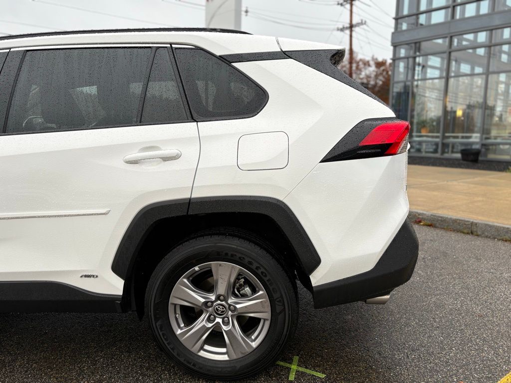 2024 Toyota RAV4 Hybrid LE photo 3