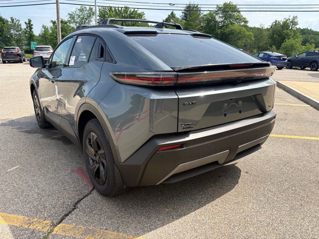 New 2026 Toyota C-HR SE SUV
