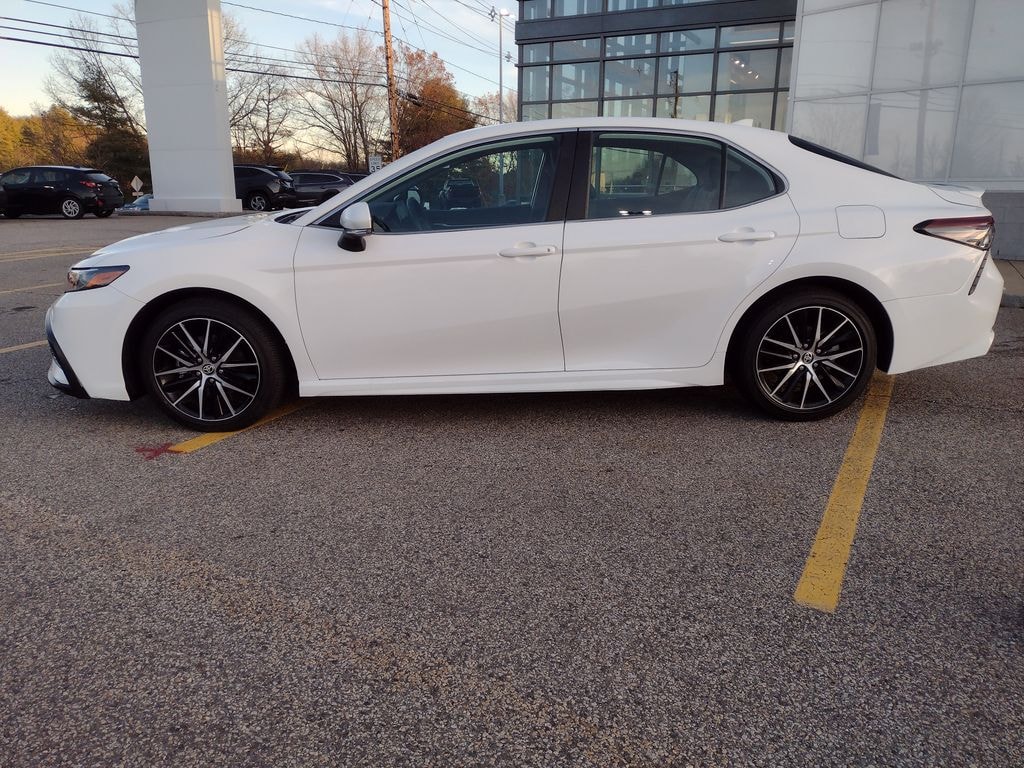 Used 2024 Toyota Camry SE Sedan