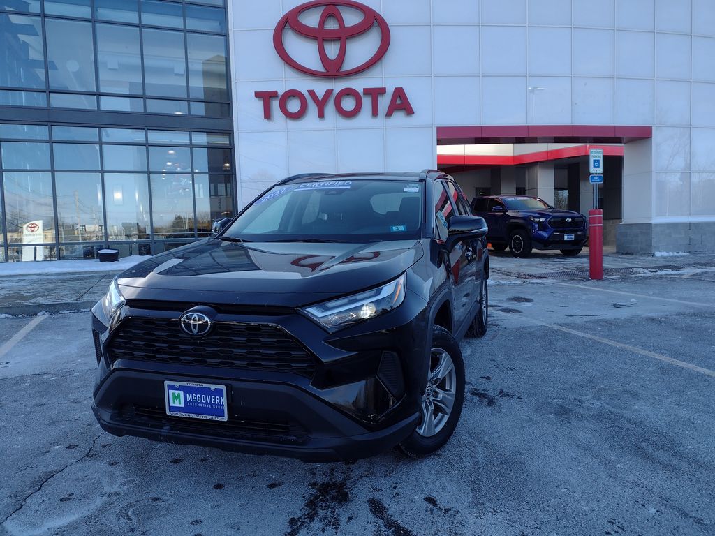2022 Toyota RAV4 XLE's photo
