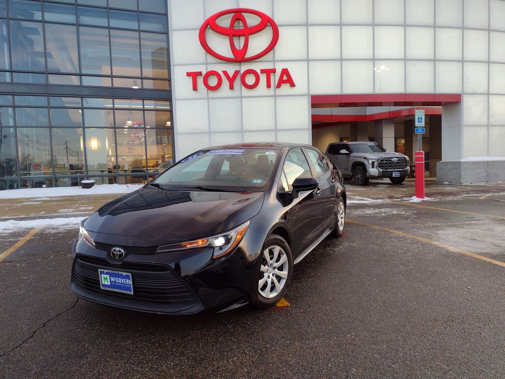 2024 Toyota Corolla LE's photo