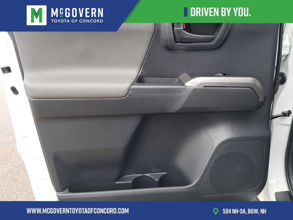 2022 Toyota Tacoma SR5 - Photo 10