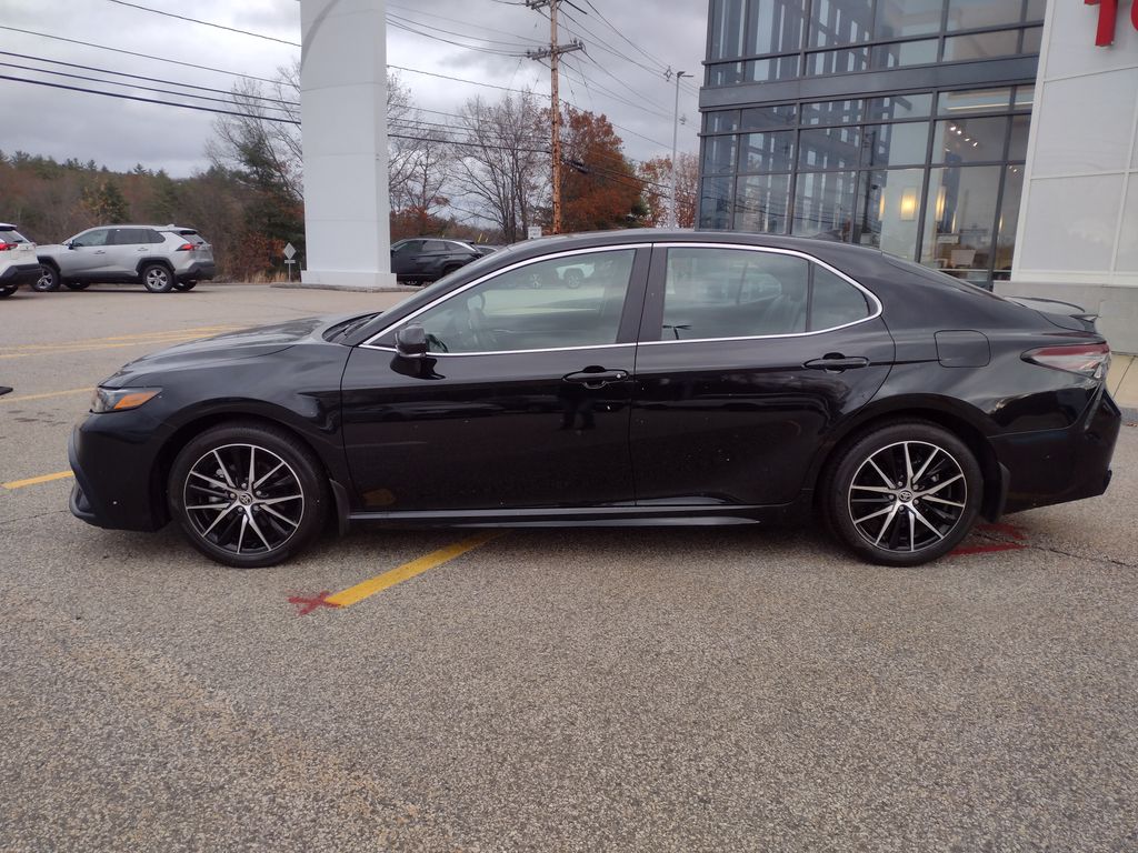 2024 Toyota Camry SE photo 2