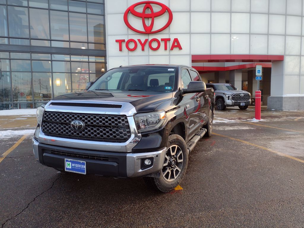 2018 Toyota Tundra SR5's photo