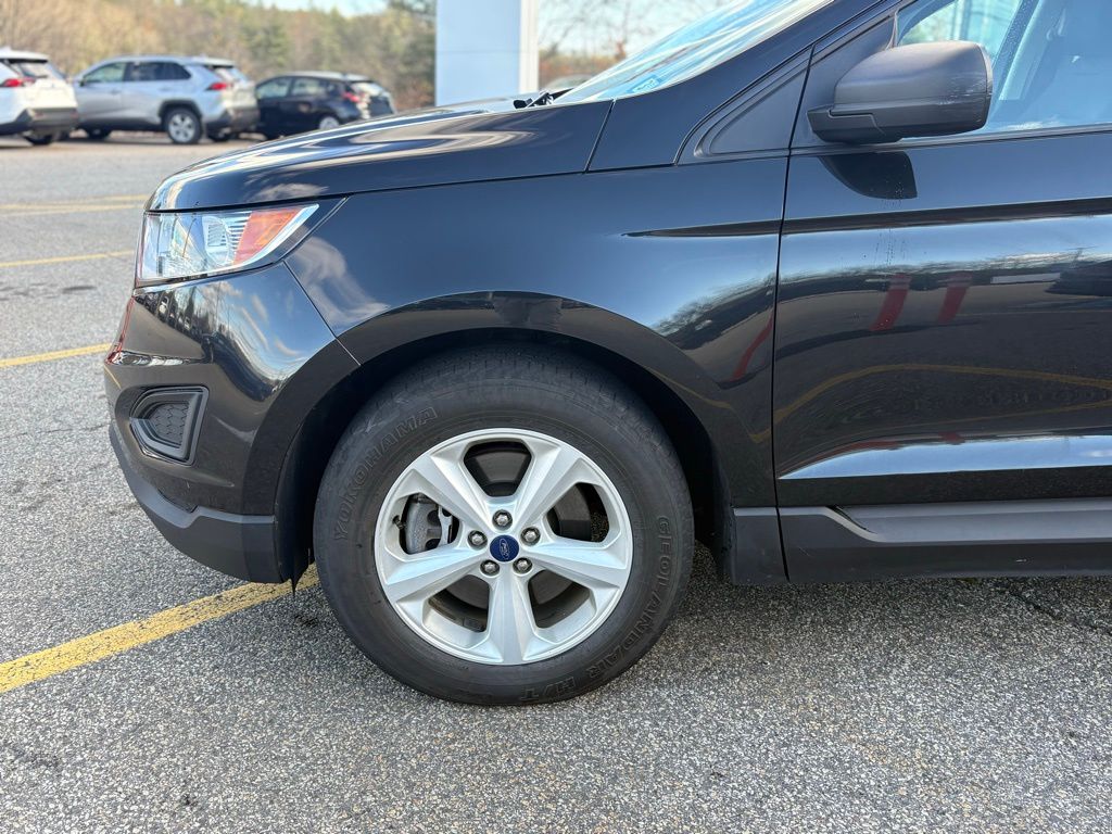 2015 Ford Edge SE photo 2