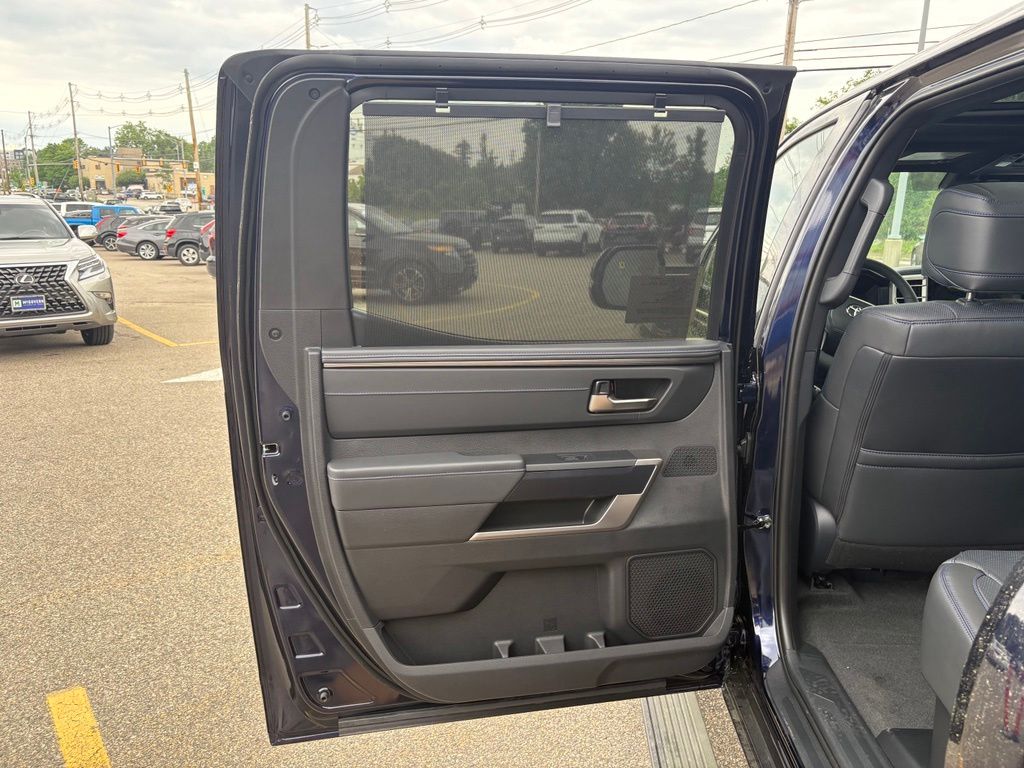 2026 Toyota Tundra Platinum - Photo 17