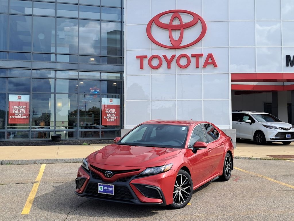 Used 2022 Toyota Camry SE Sedan