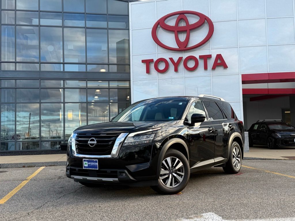 2022 Nissan Pathfinder SL's photo