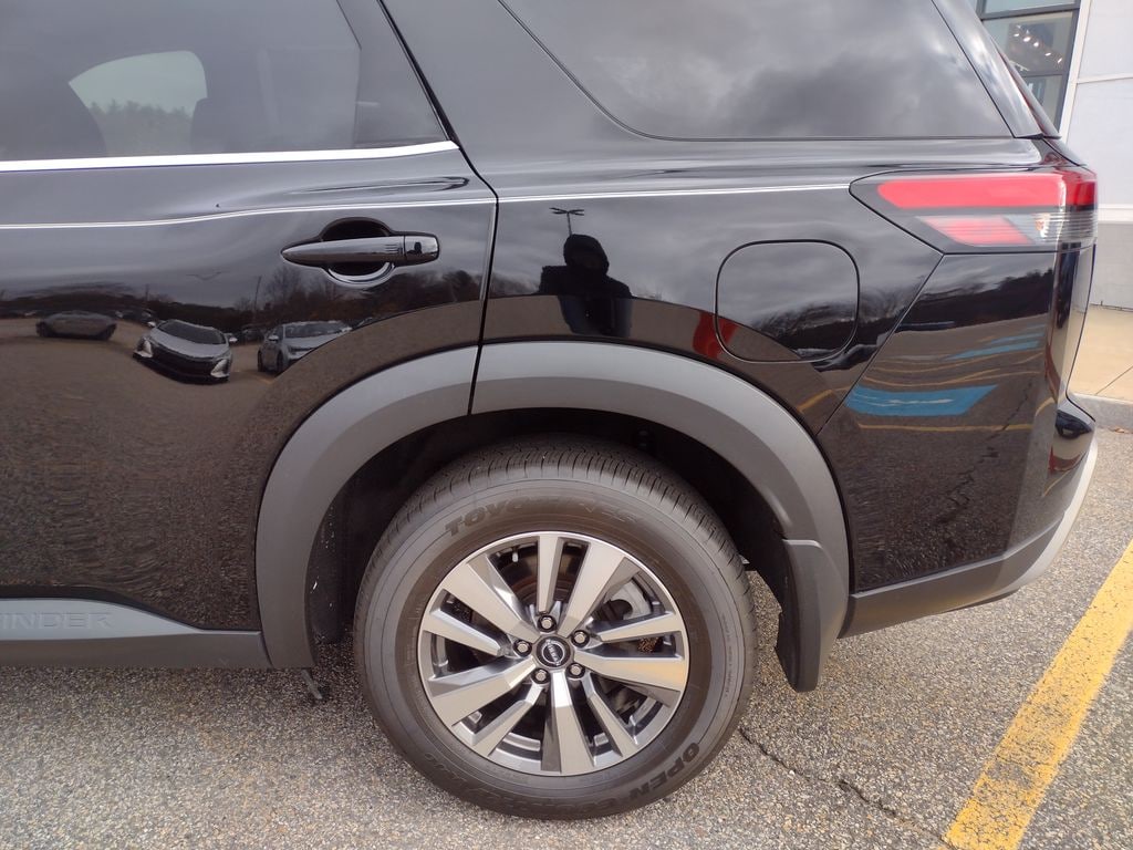 Used 2022 Nissan Pathfinder SL SUV