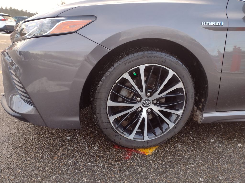 Used 2019 Toyota Camry Hybrid Sedan