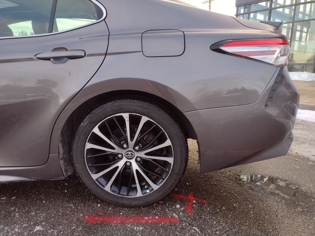 Used 2019 Toyota Camry Hybrid Sedan