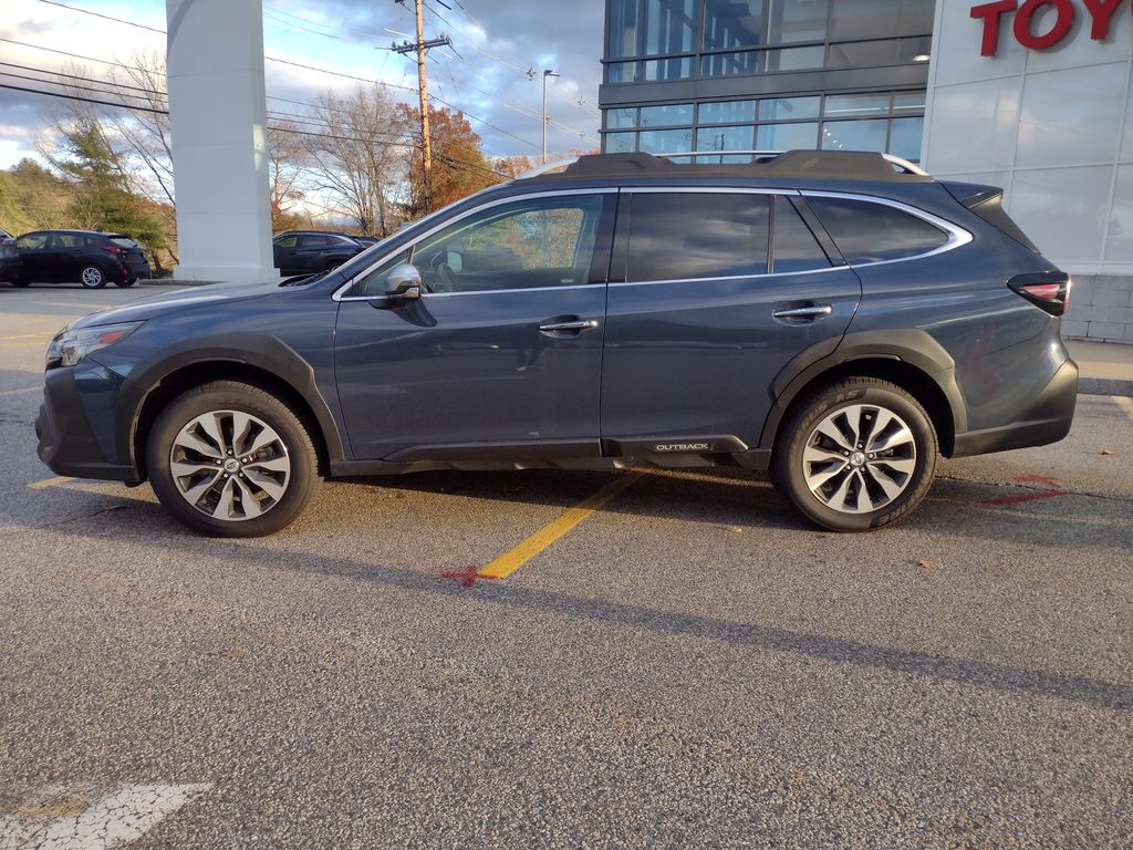 2024 Subaru Outback Touring photo 2