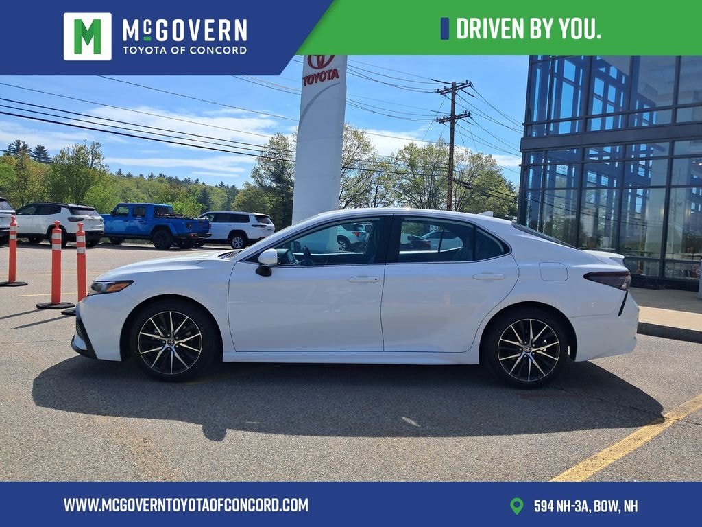 Used 2023 Toyota Camry SE Sedan