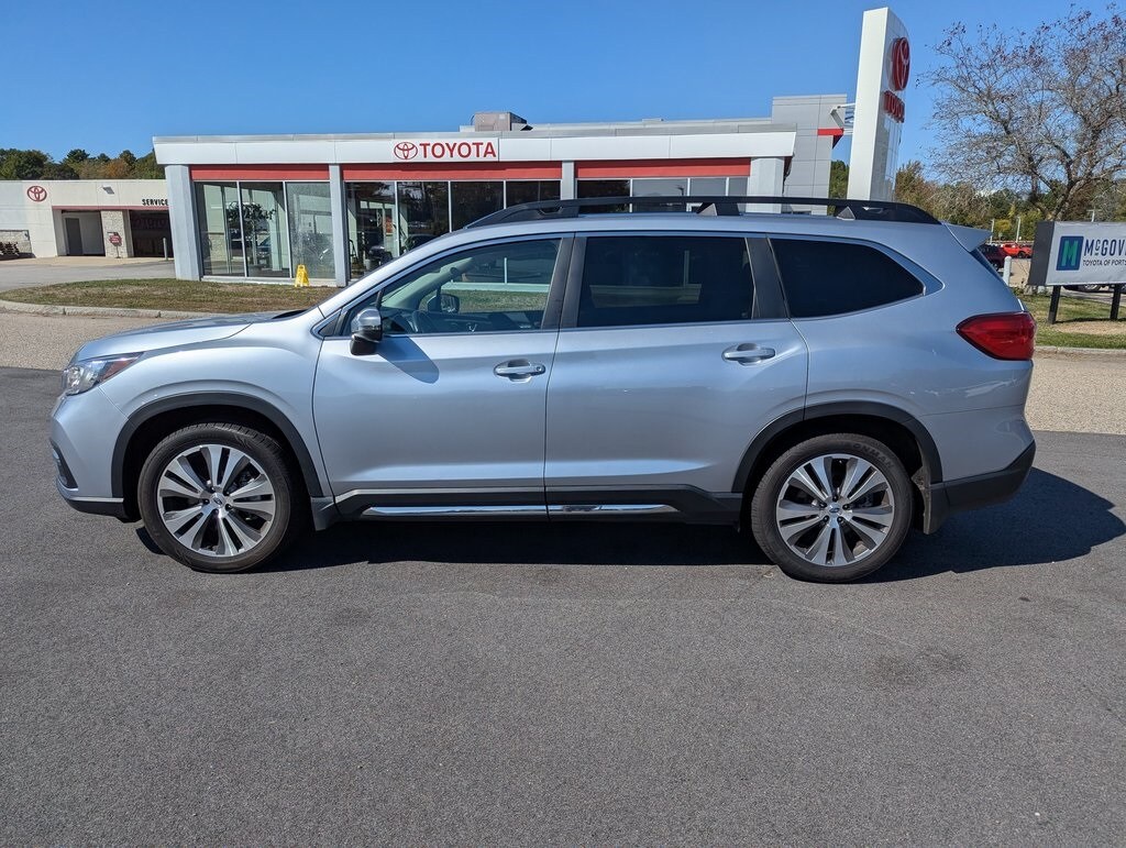 2022 Subaru Ascent Limited photo 2