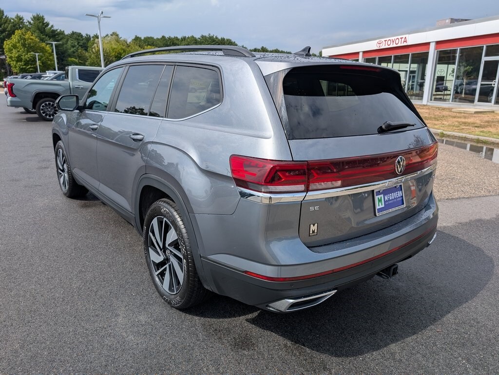 2024 Volkswagen Atlas SE Technology photo 3