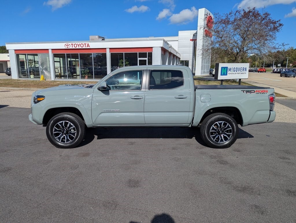 2023 Toyota Tacoma TRD Sport photo 2