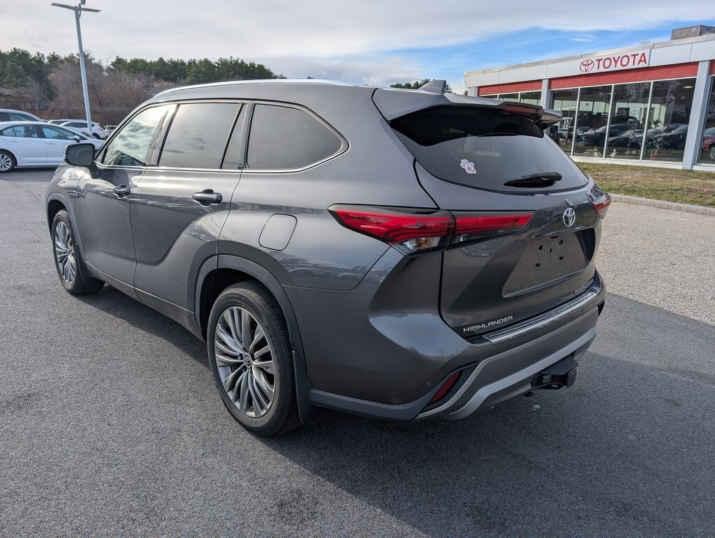 2021 Toyota Highlander Platinum photo 3