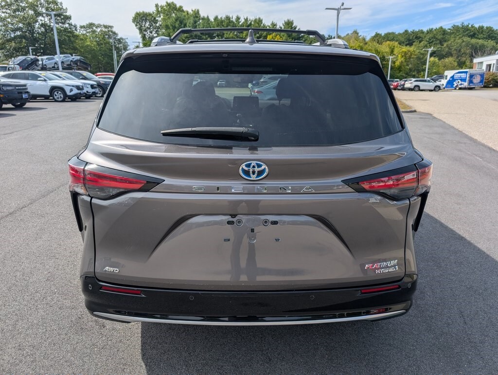2022 Toyota Sienna Platinum photo 4