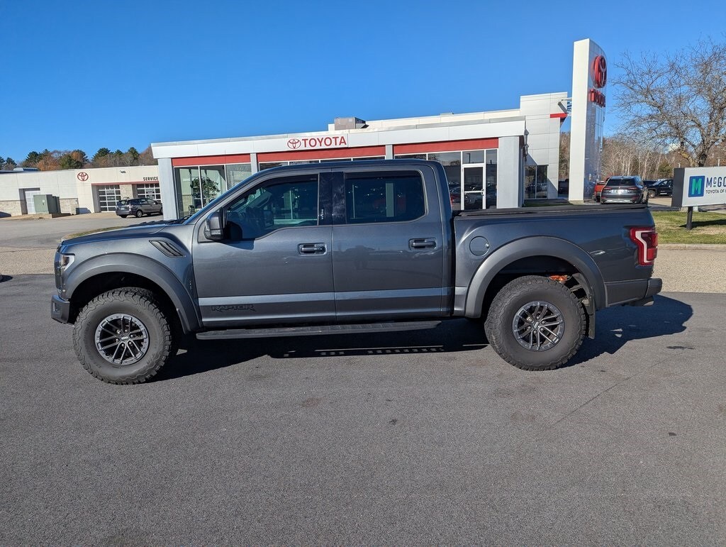 2020 Ford F-150 Raptor photo 2